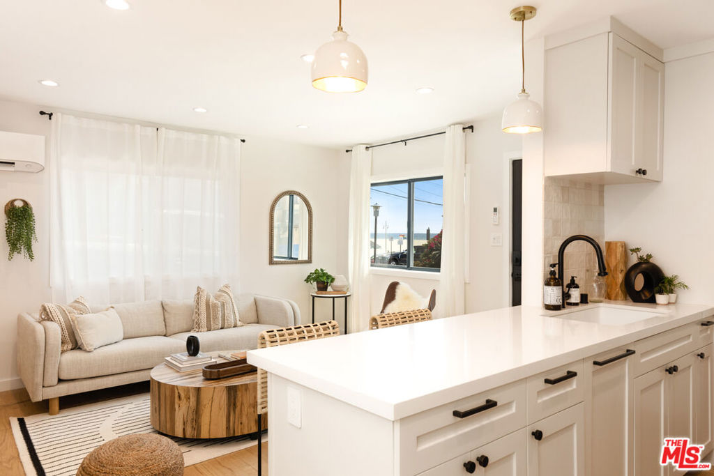 17 Sunset Avenue 1