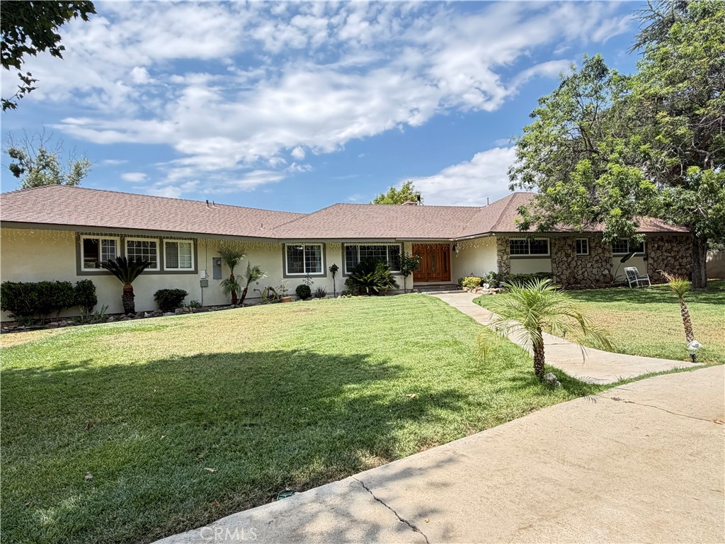 9359 Avenida San Timoteo
