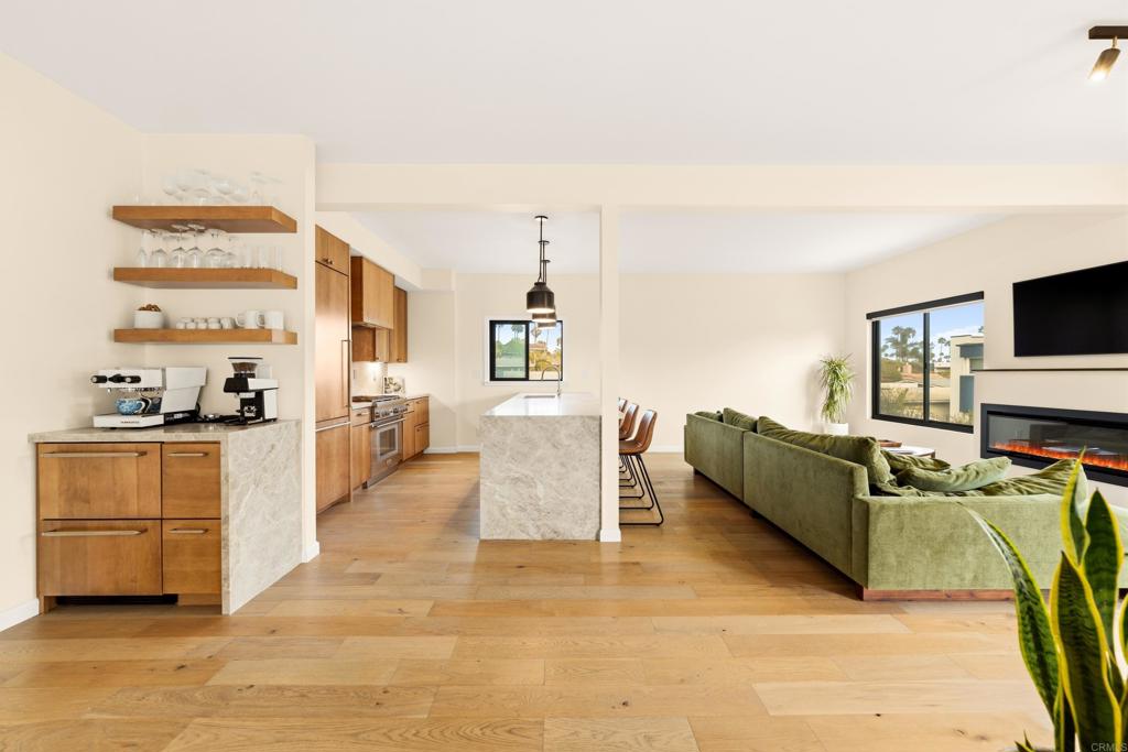 1136 Shelburn Lane