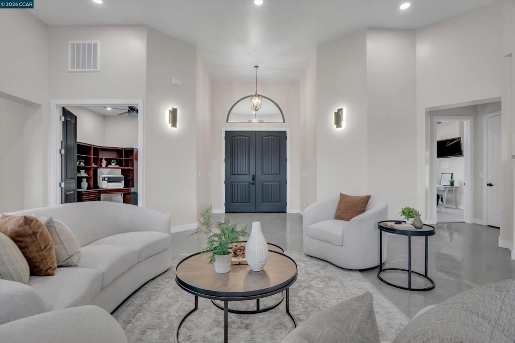30 W Cypress Place