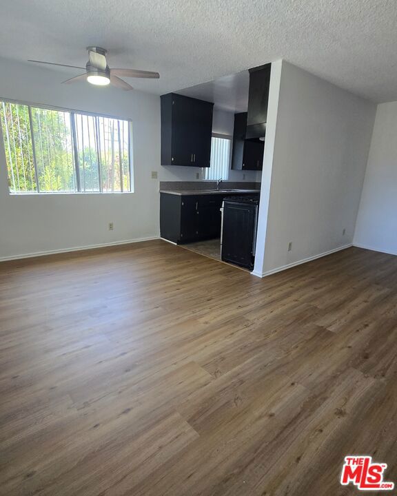 2219 S Crenshaw Boulevard 5