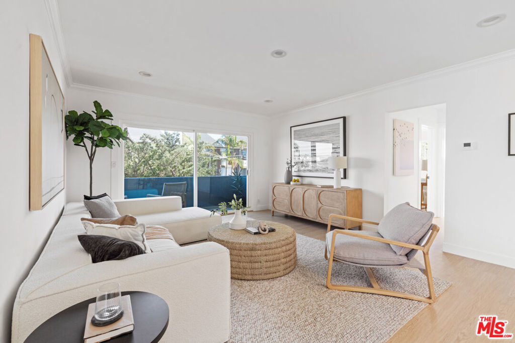 423 Pier Avenue 4