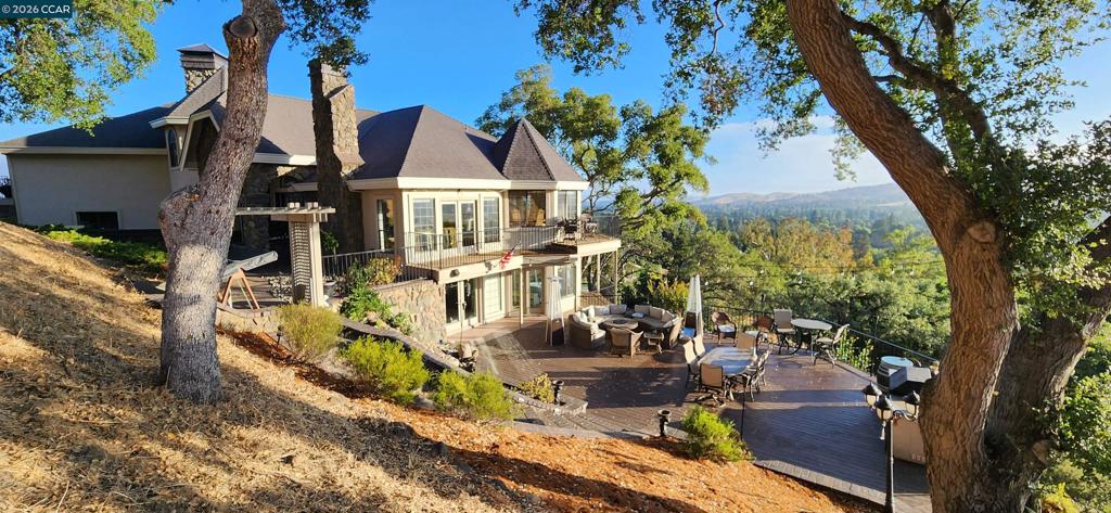 715 Castle Rock Rd
