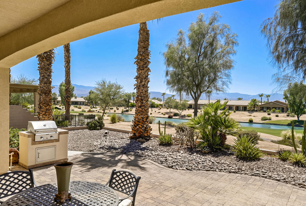 39375 Camino Piscina