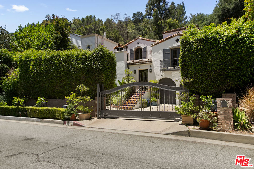 1407 N Beverly Drive