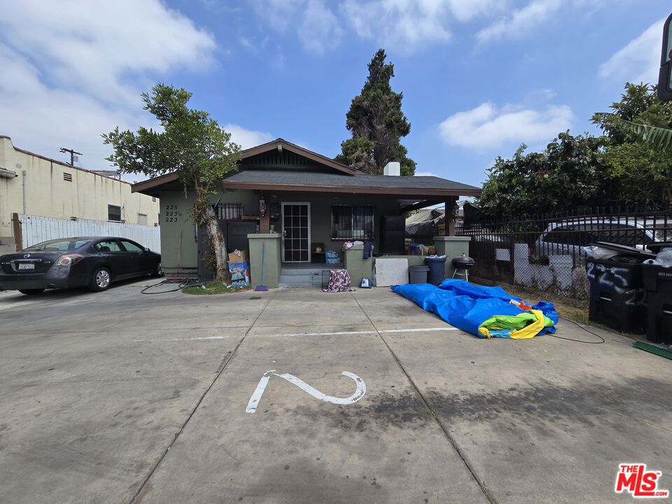 223 E 74th Street