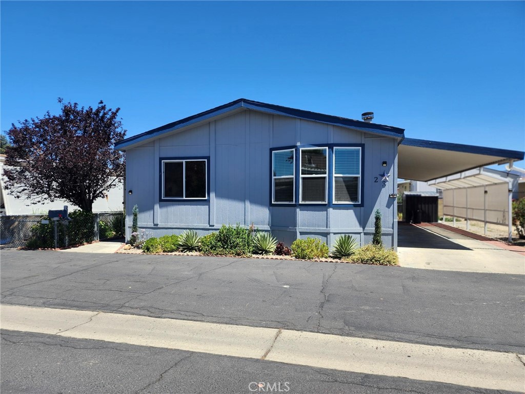 530 W Devonshire Avenue 23