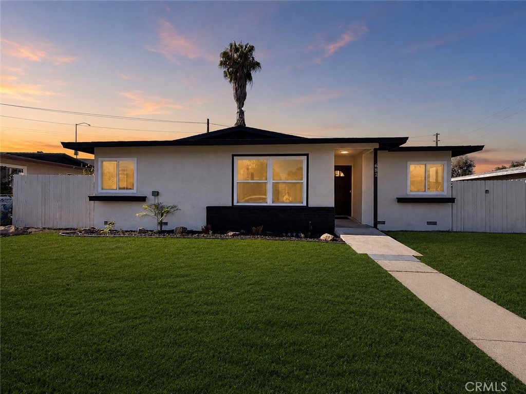 682 E La Verne Avenue