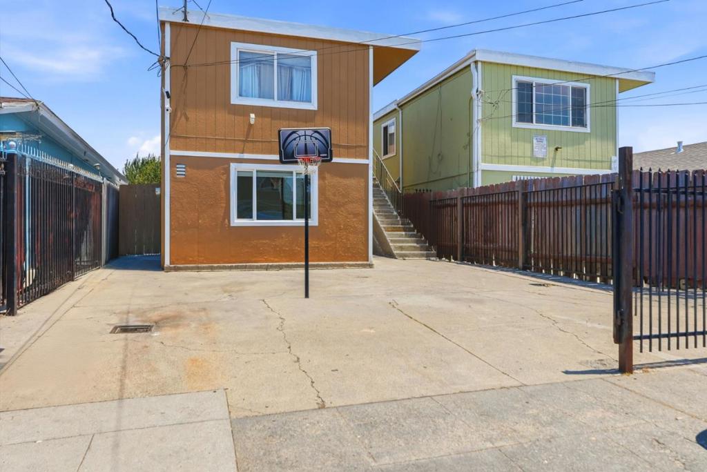 642 Douglas Avenue