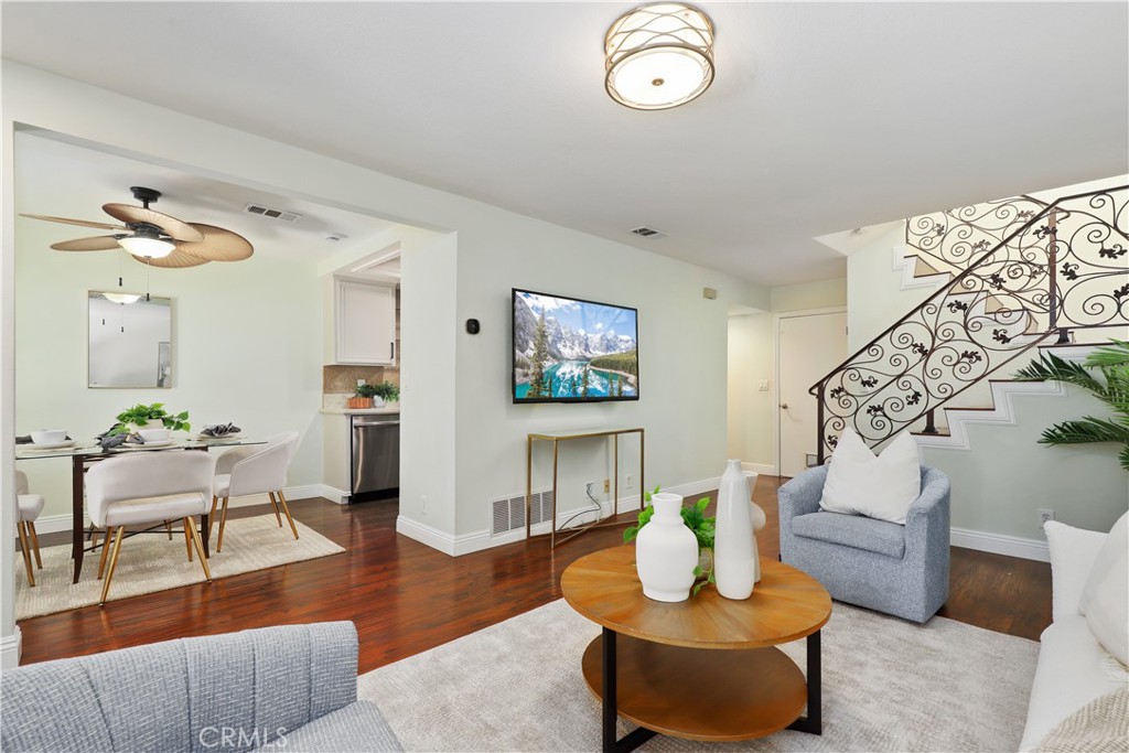 1609 Sherwood Village Circle