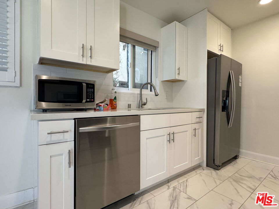 1601 Veteran Avenue 101