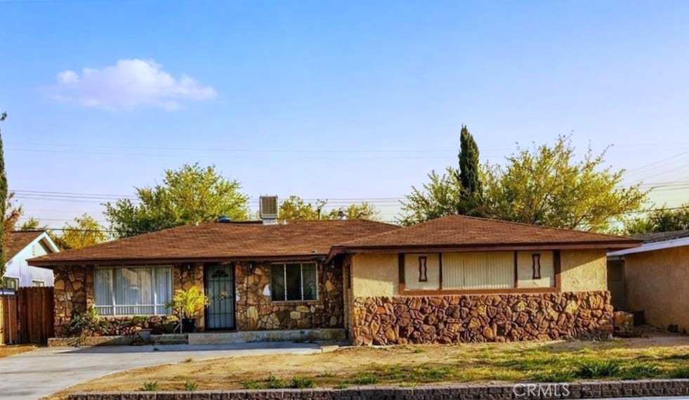 1017 W Avenue H8