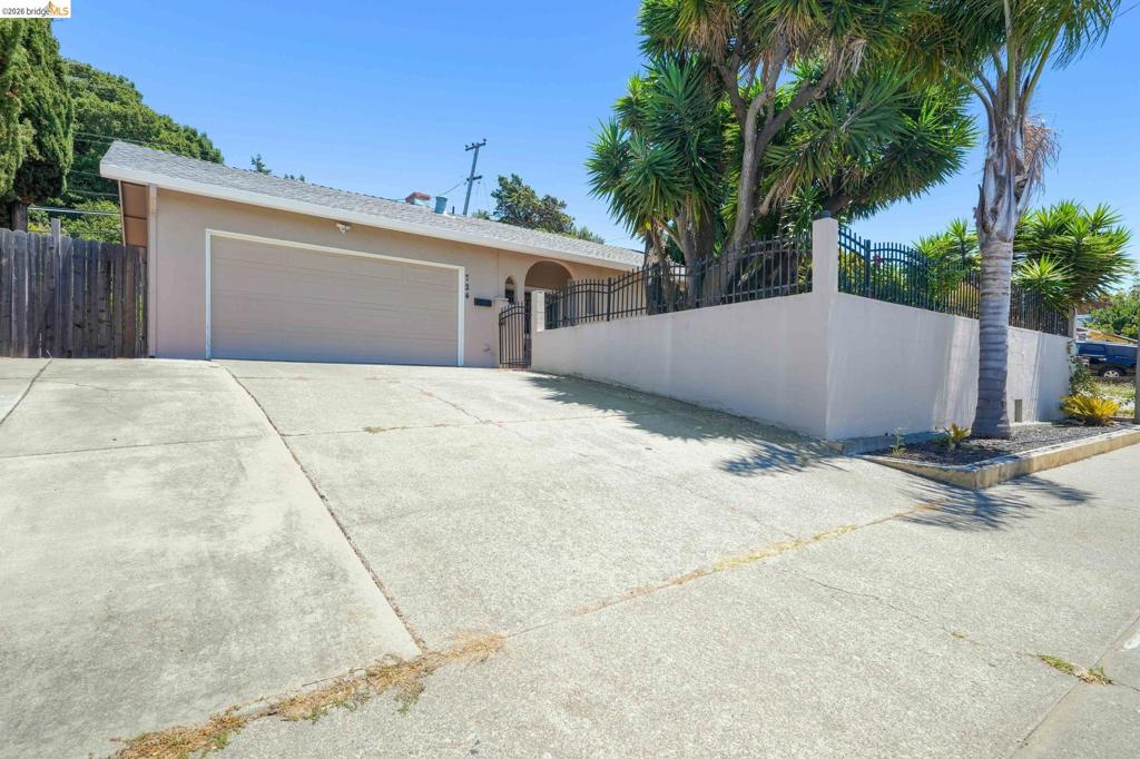 724 Lockwood Dr.
