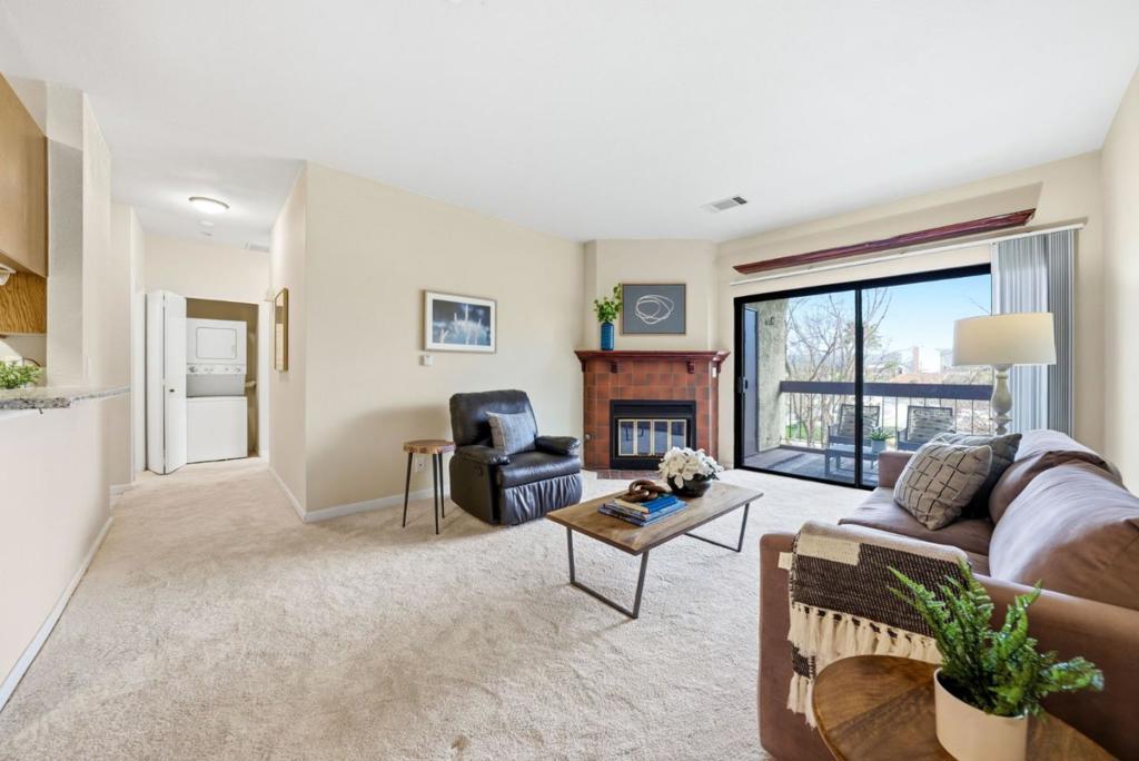 39931 Cedar Boulevard 305