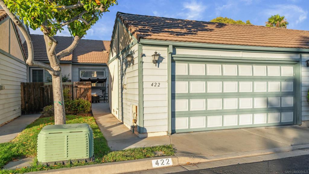 422 Devonshire Gln