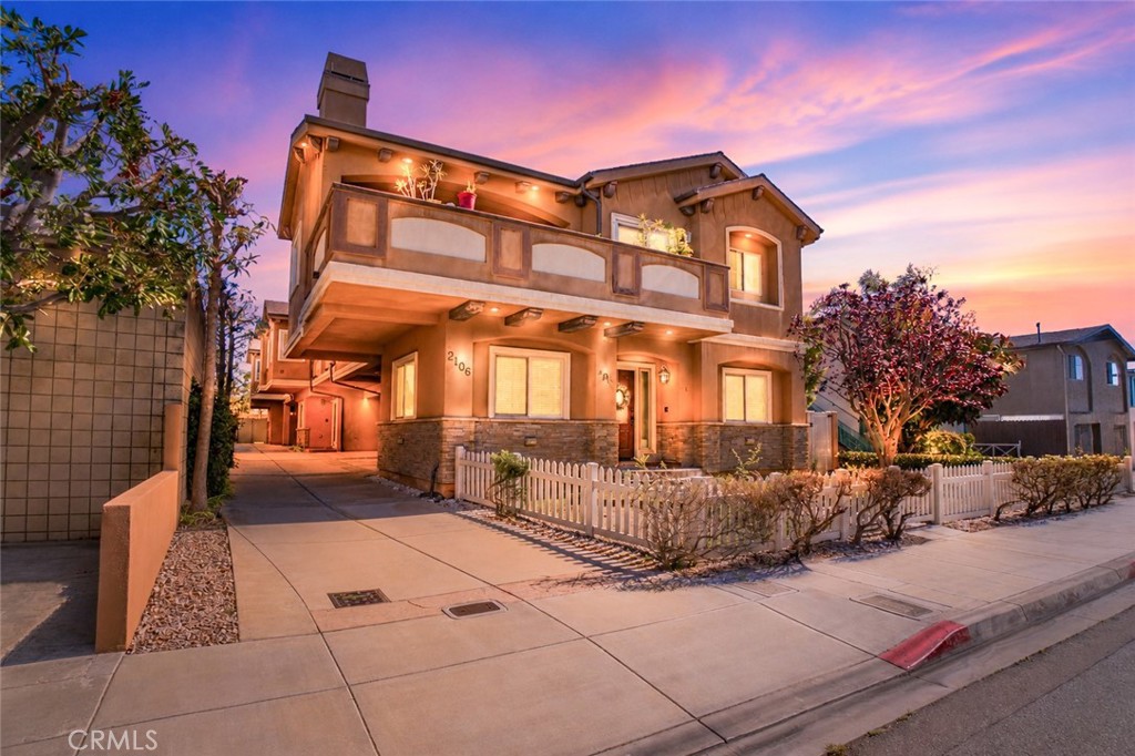 2106 Mathews C