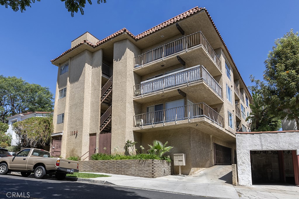 1184 W 11th Street 5
