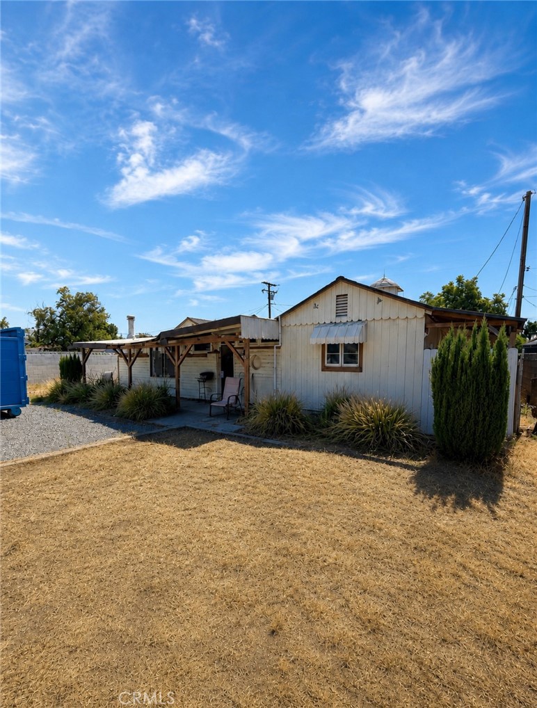 1082 S Santa Fe st