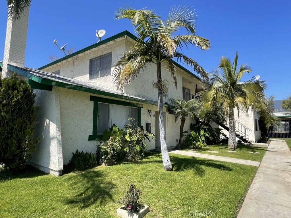 2042 E 19th