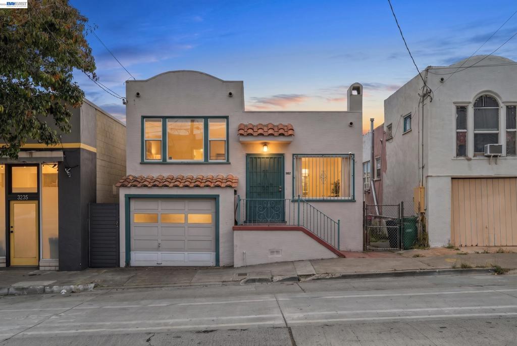 3229 Macarthur Blvd