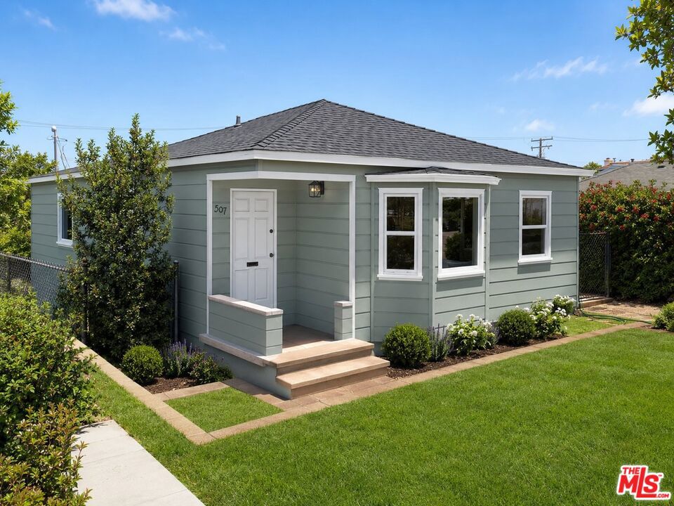 507 E Grand Avenue