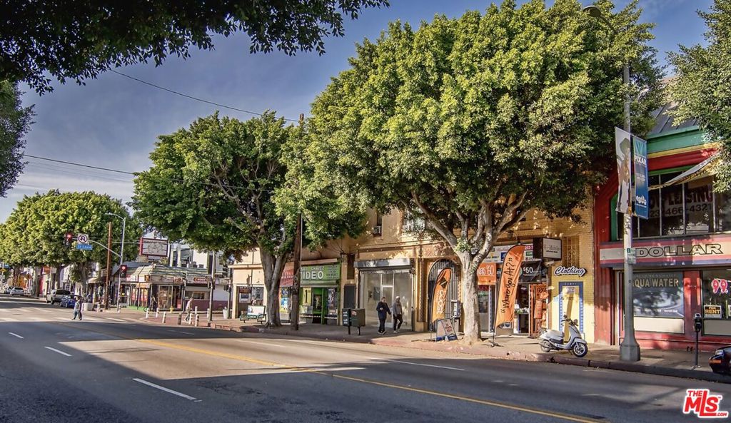 2107 E Cesar E Chavez Avenue