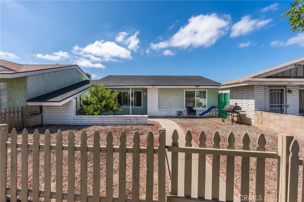 385 E Stetson