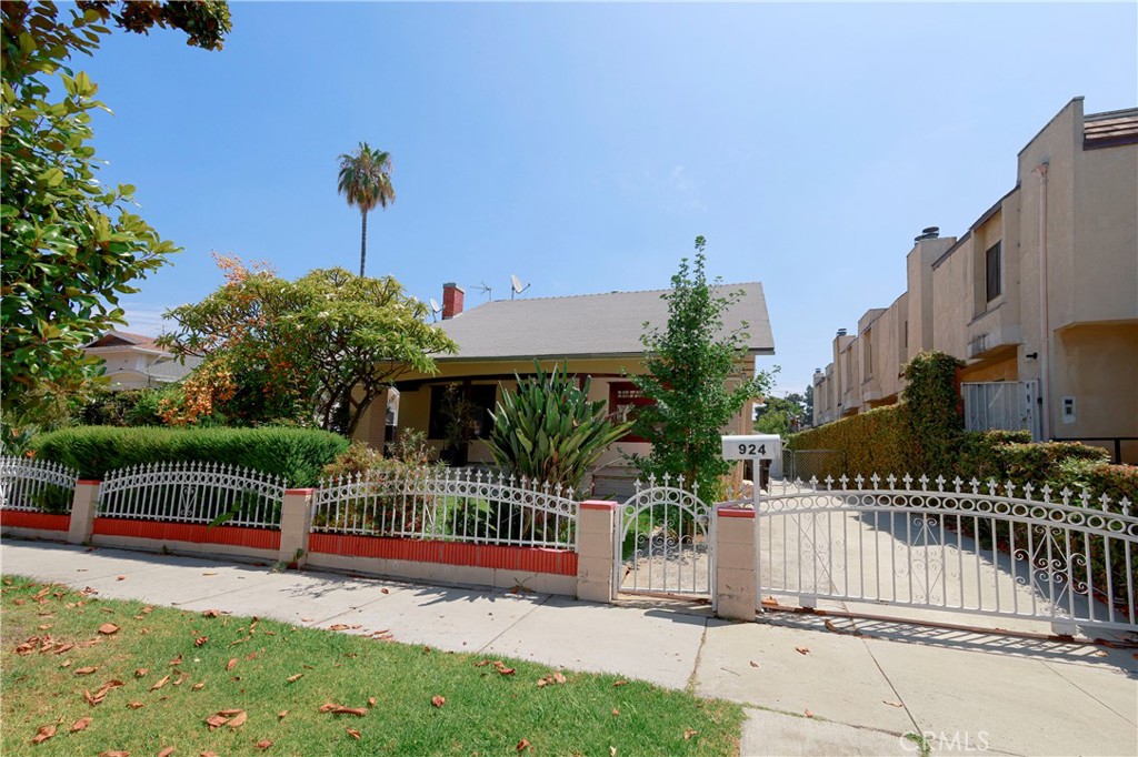 924 N Stoneman