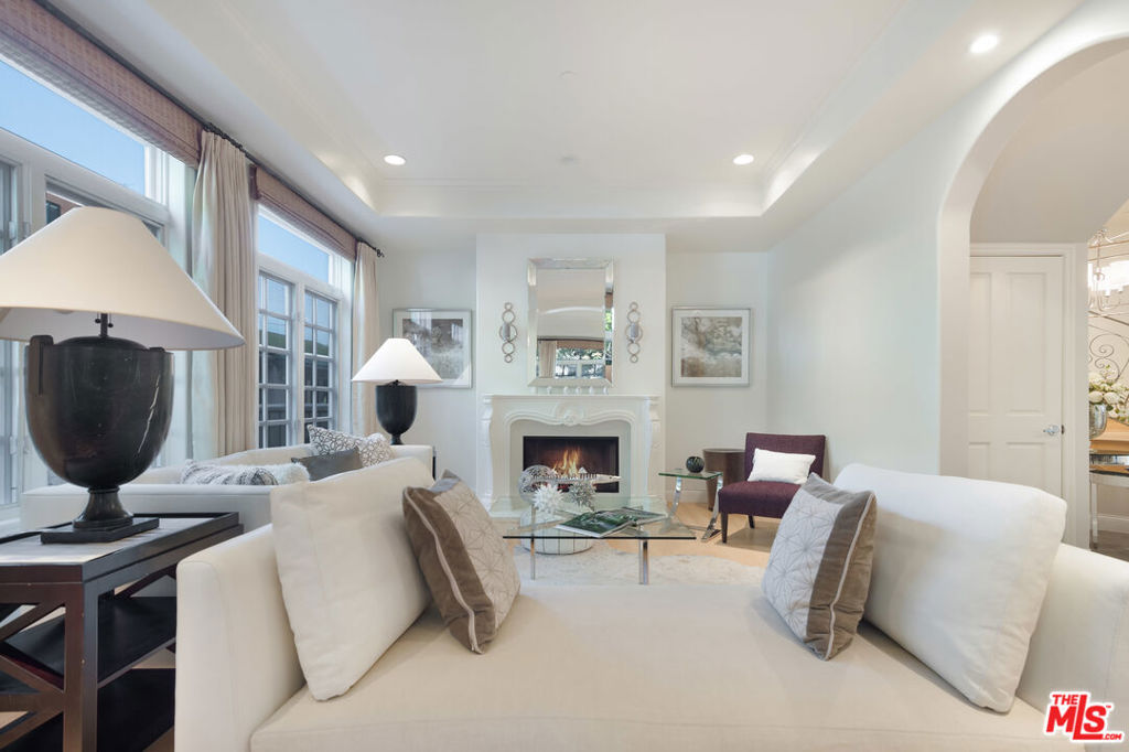 202 N CRESCENT Drive 1