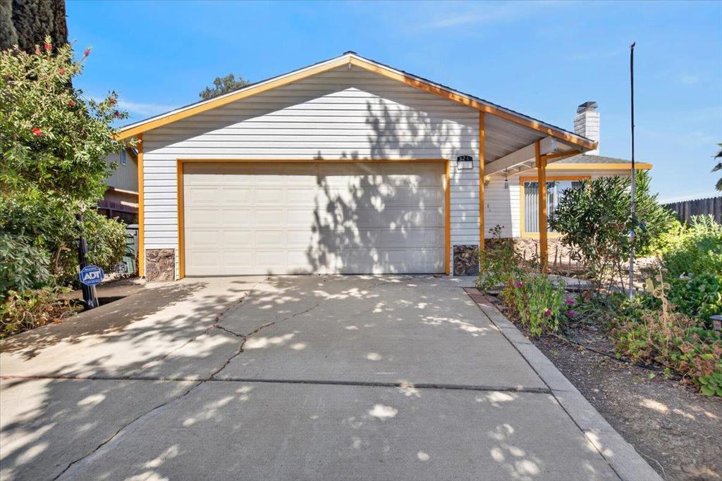 324 Barros Street