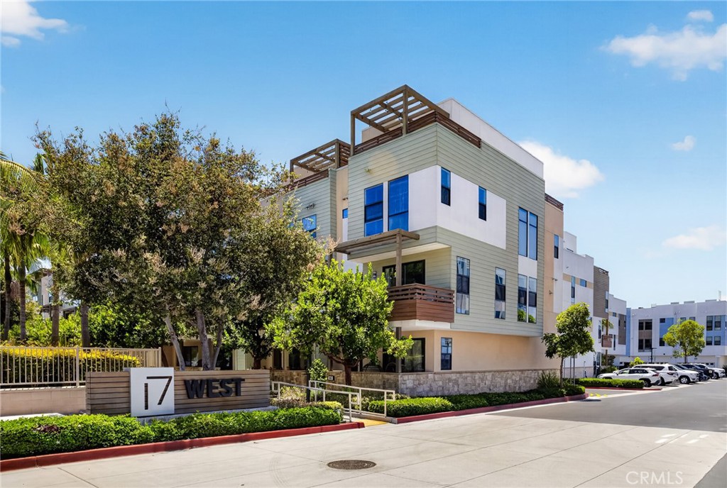 1687 Grand View