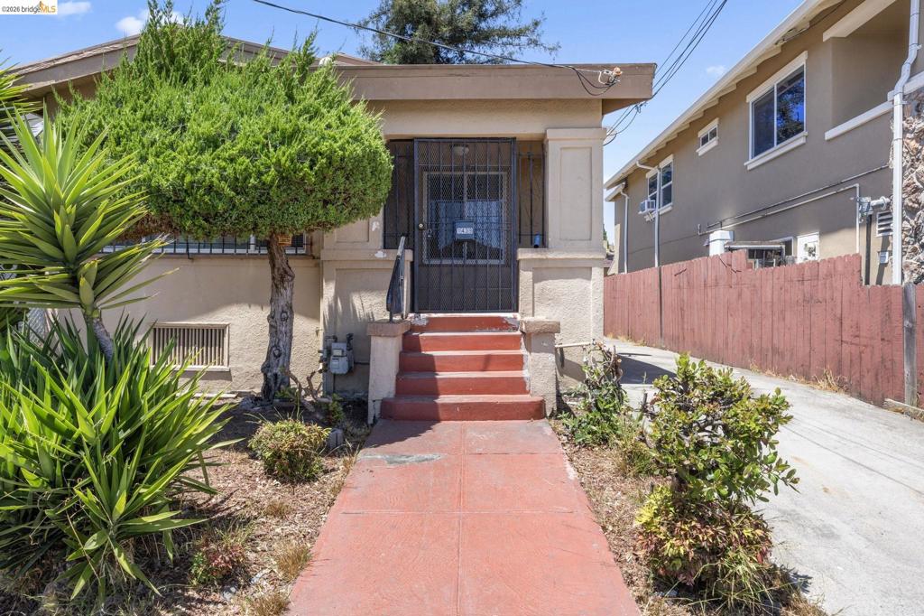 1439 92nd Ave.