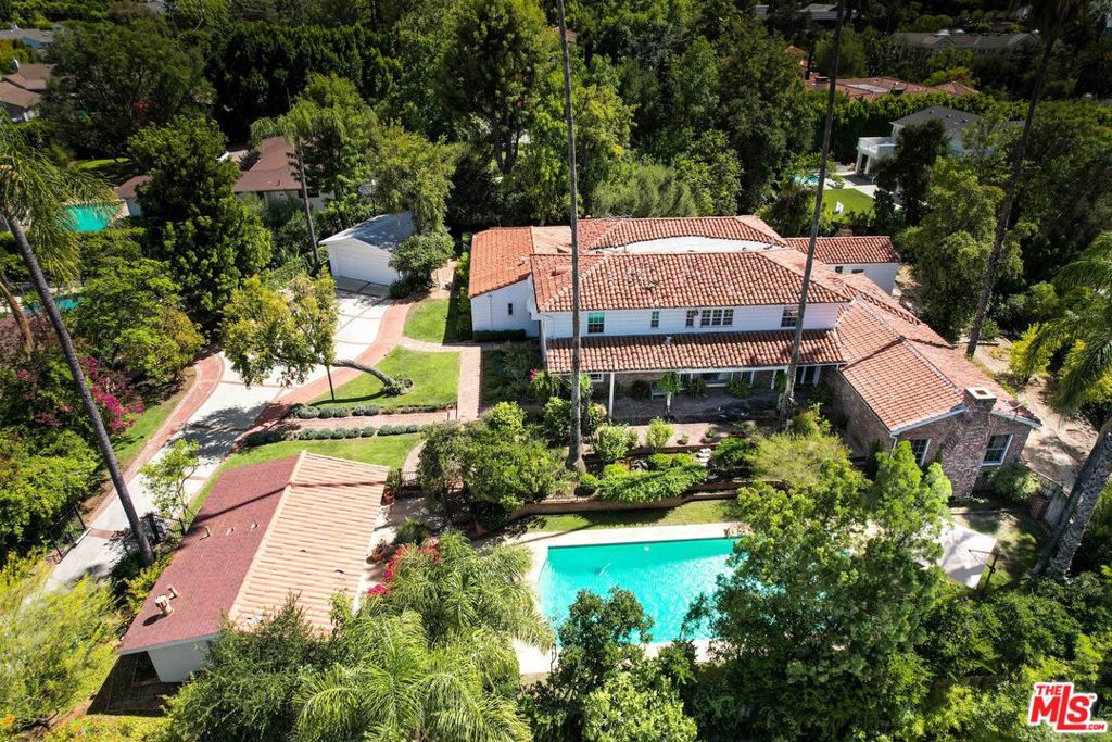 17534 Corinthian Drive