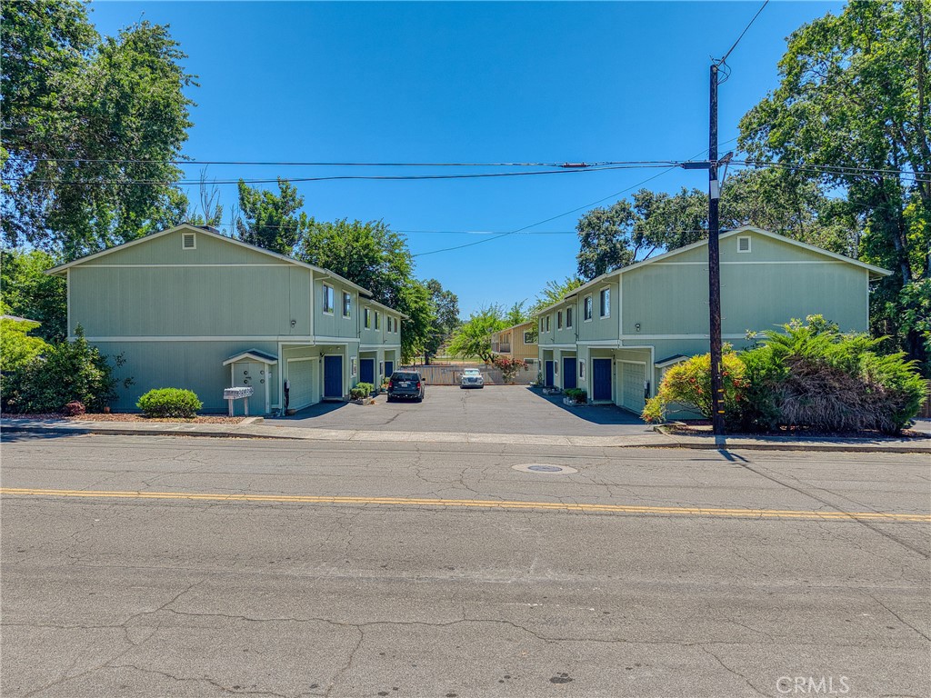 687 Armstrong Street