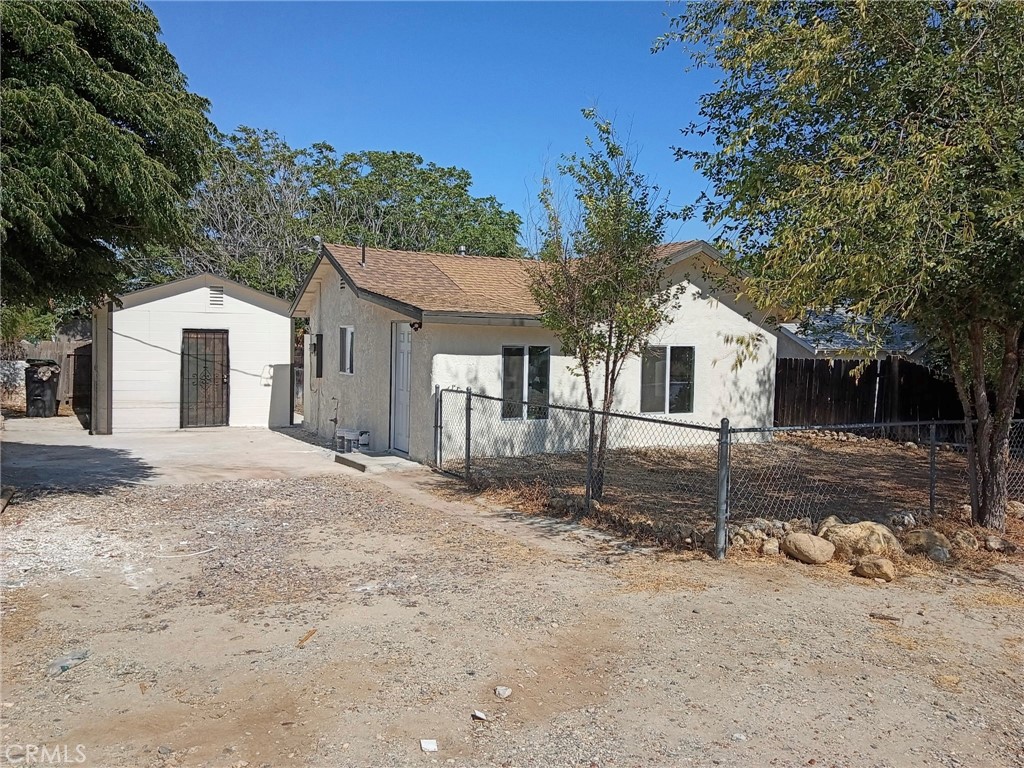 1058 N Hermosa