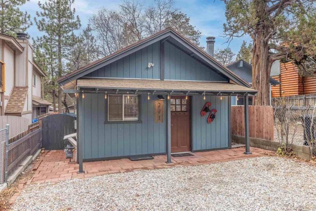 271 Leonard Ln