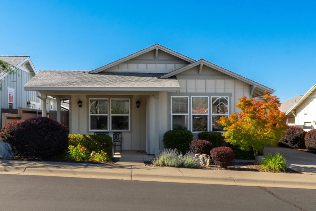 136 Cottage Circle