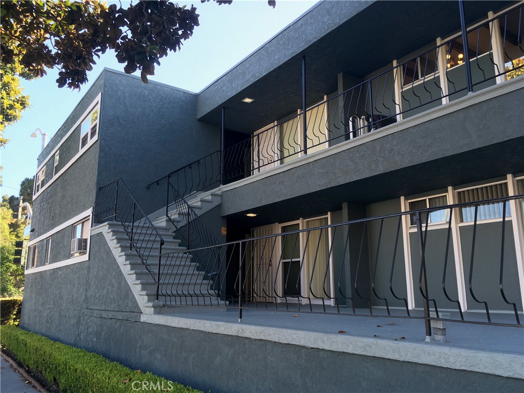 231 Junipero Avenue 12