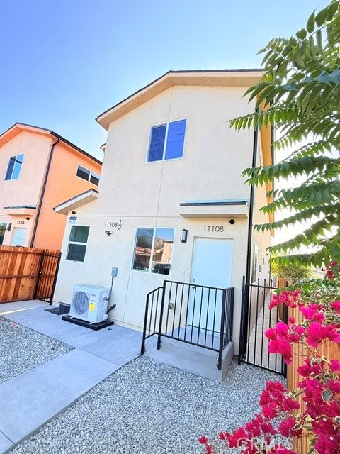 11108 S Avalon