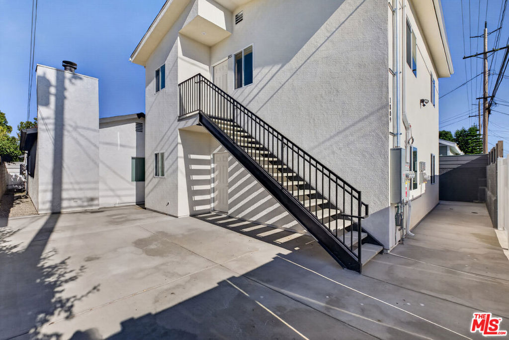 1809 N Avon Street 201