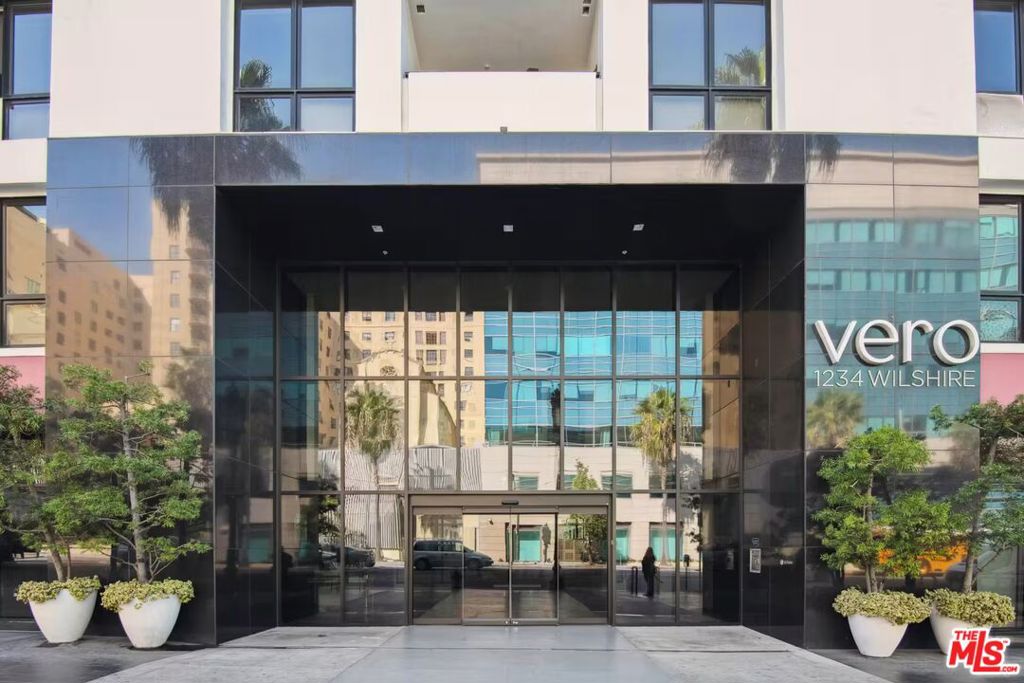 1234 Wilshire Boulevard 435