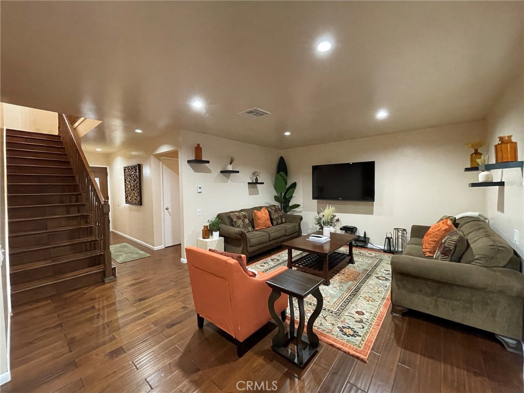 3500 W Manchester Boulevard 195