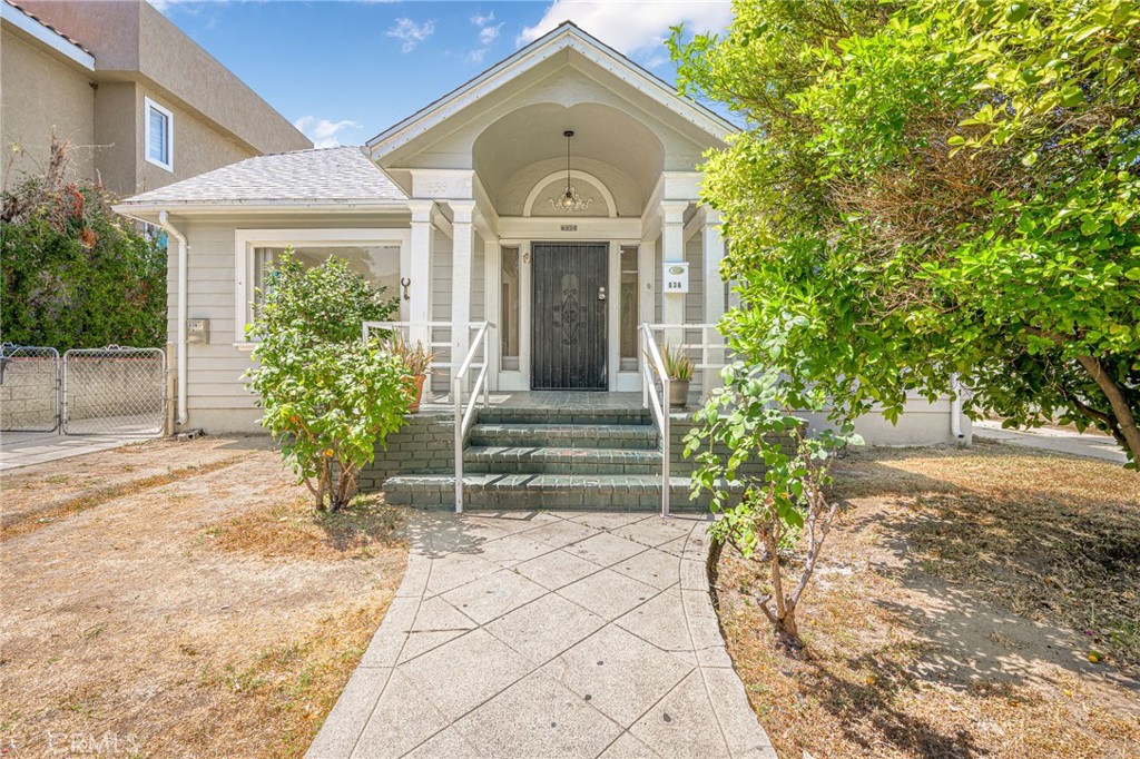 636 NW Pioneer Drive NW 1