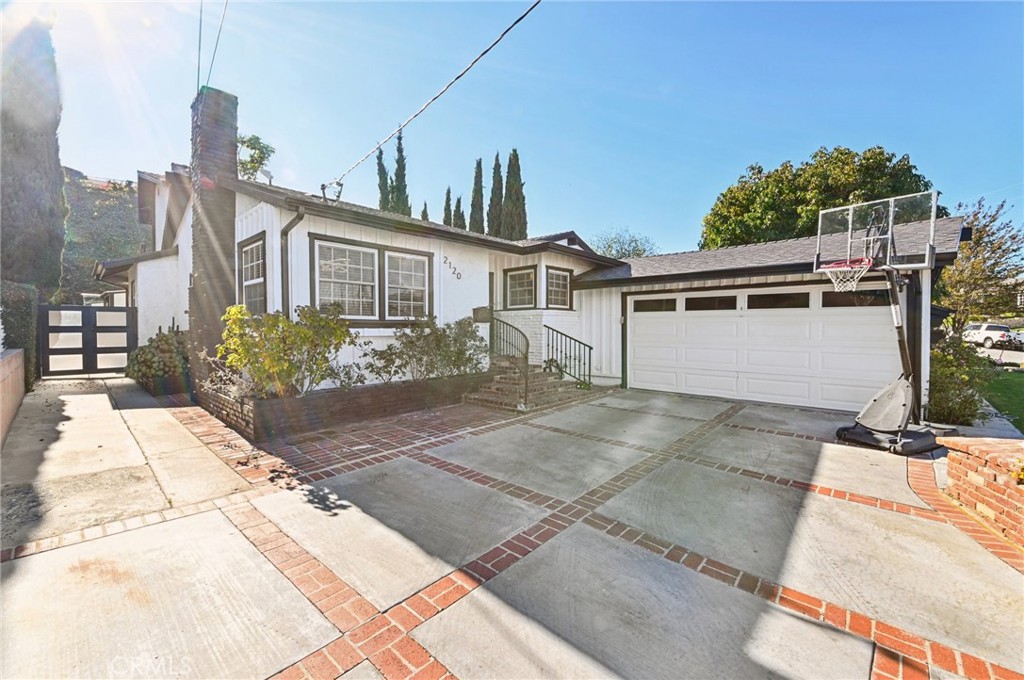2120 Ronsard Road