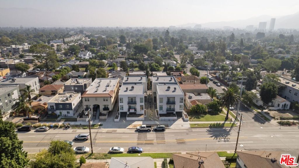 5114 Cahuenga Boulevard 3