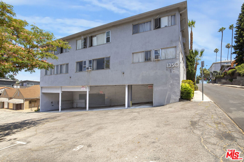 1350 Edgecliffe Drive