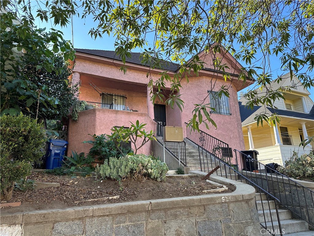 520 Solano Avenue