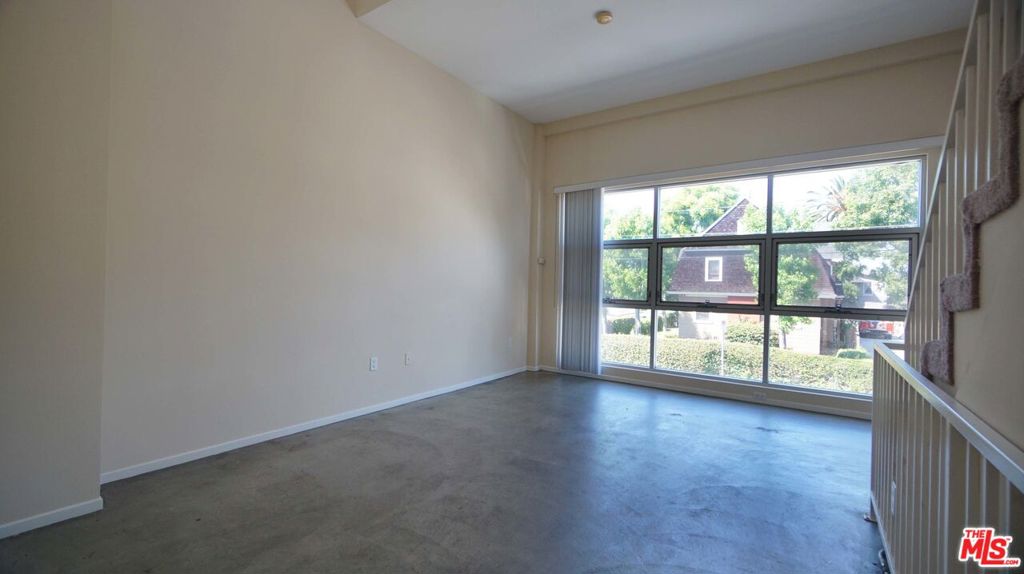 922 W 23Rd Street 202