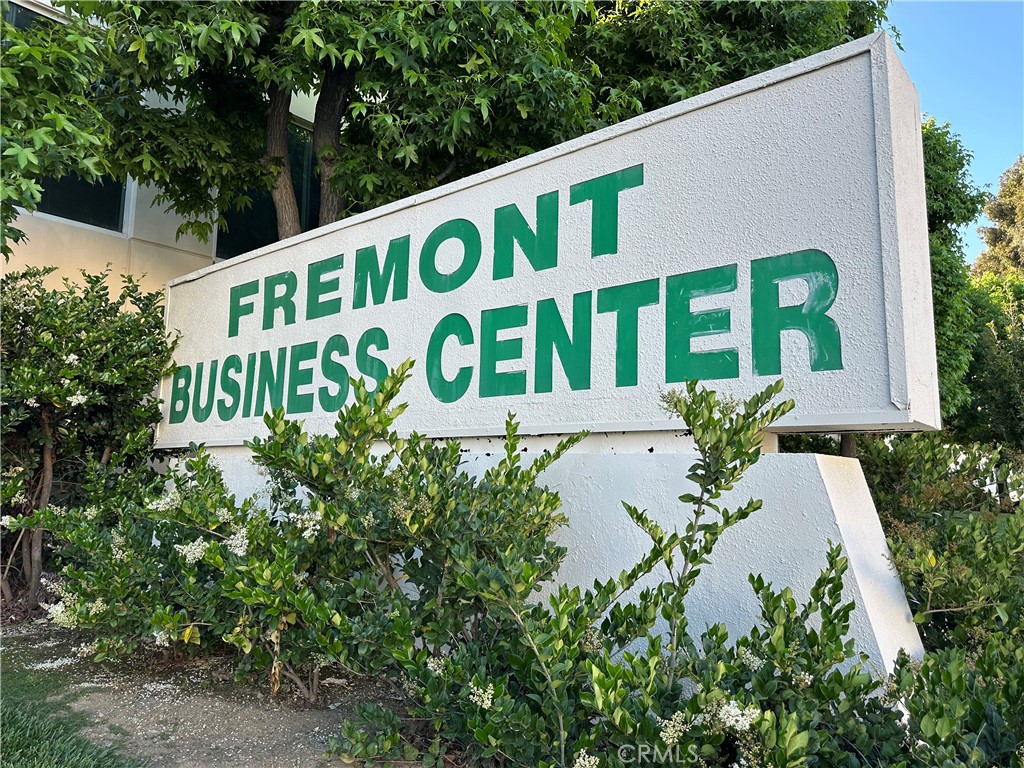 919 S Fremont 328