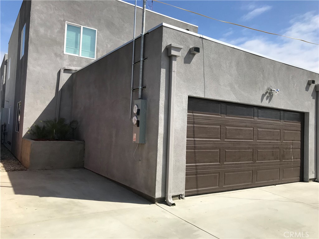 220 E 61st